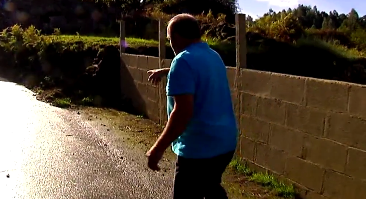 Camino fue arrastrada